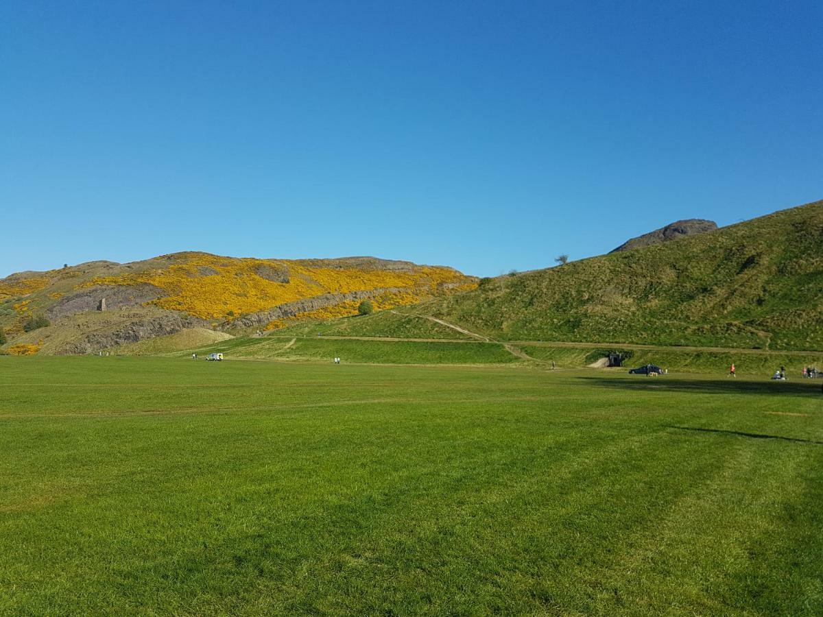 Beautiful Holyrood Park Apartment Edimburgo Esterno foto